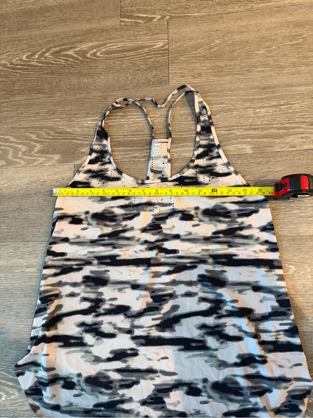 Lululemon Water Bound Singlet
Wamo Camo Barely Pink - Picture 4 of 5
